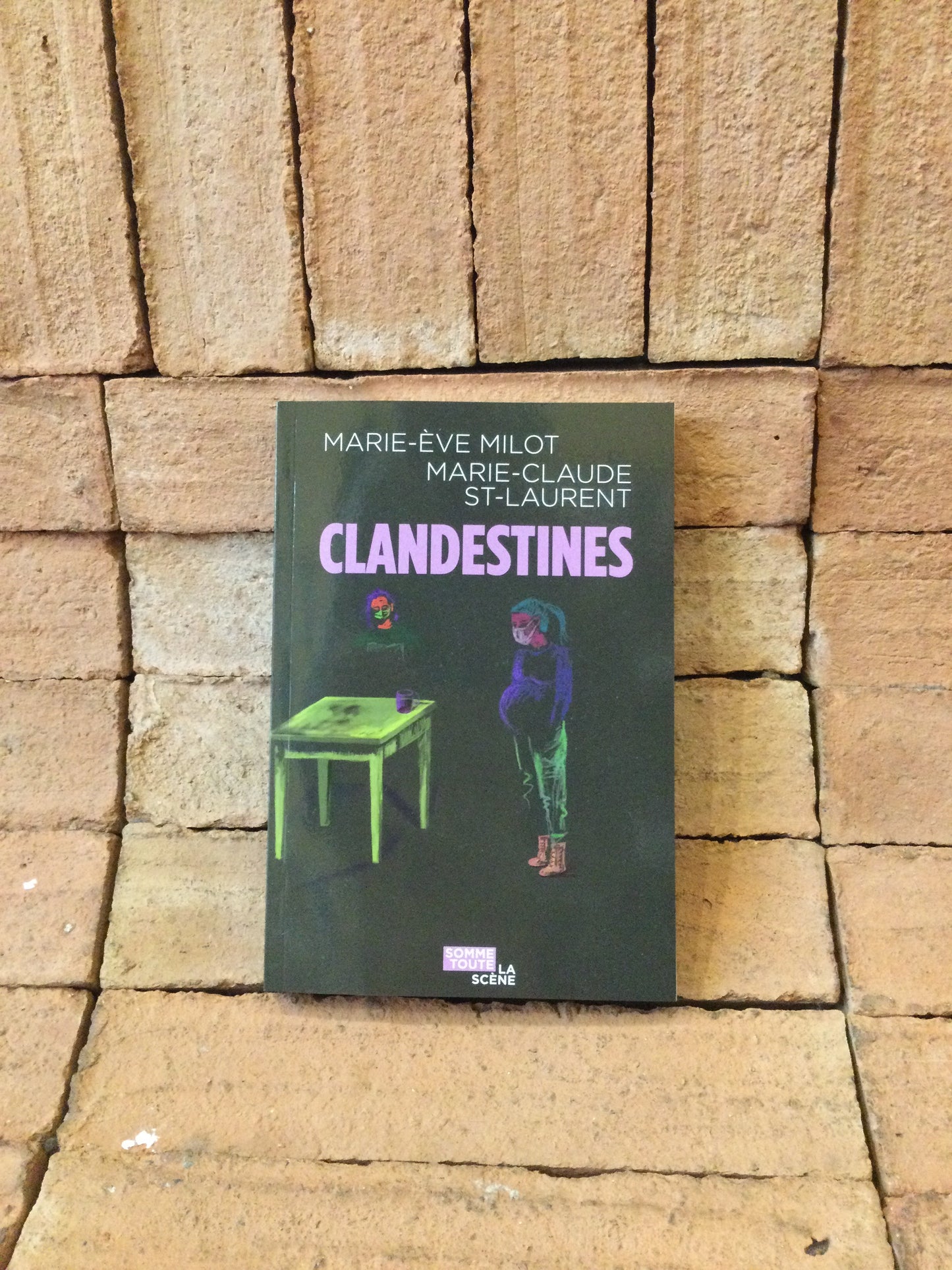 Clandestines